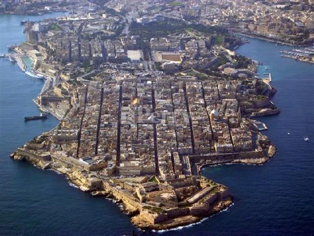 Valletta<br>Duplex Apartment