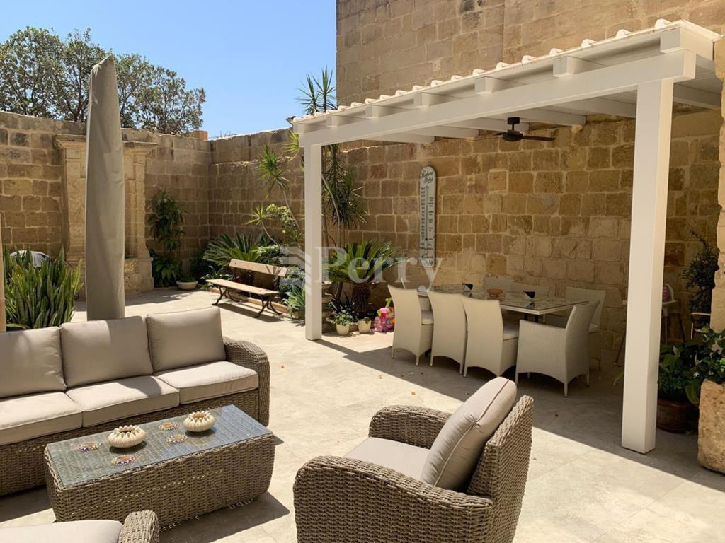 Lija<br>House of Character