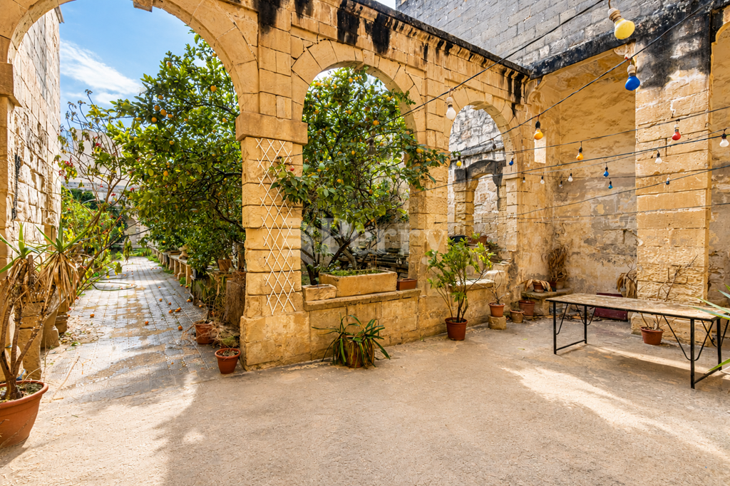 Tarxien<br>House of Character